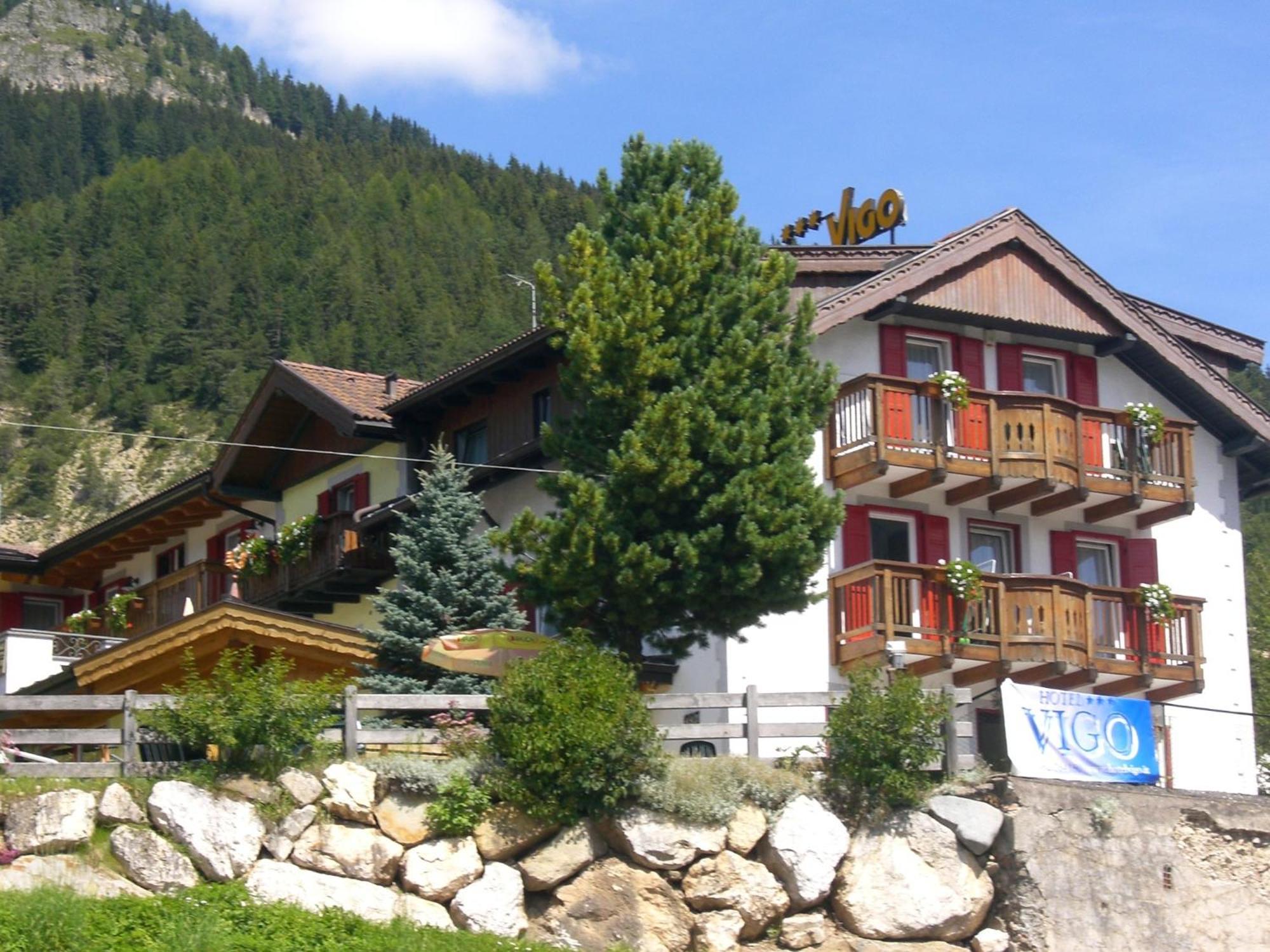 Hotel Vigo Vigo di Fassa Exterior photo